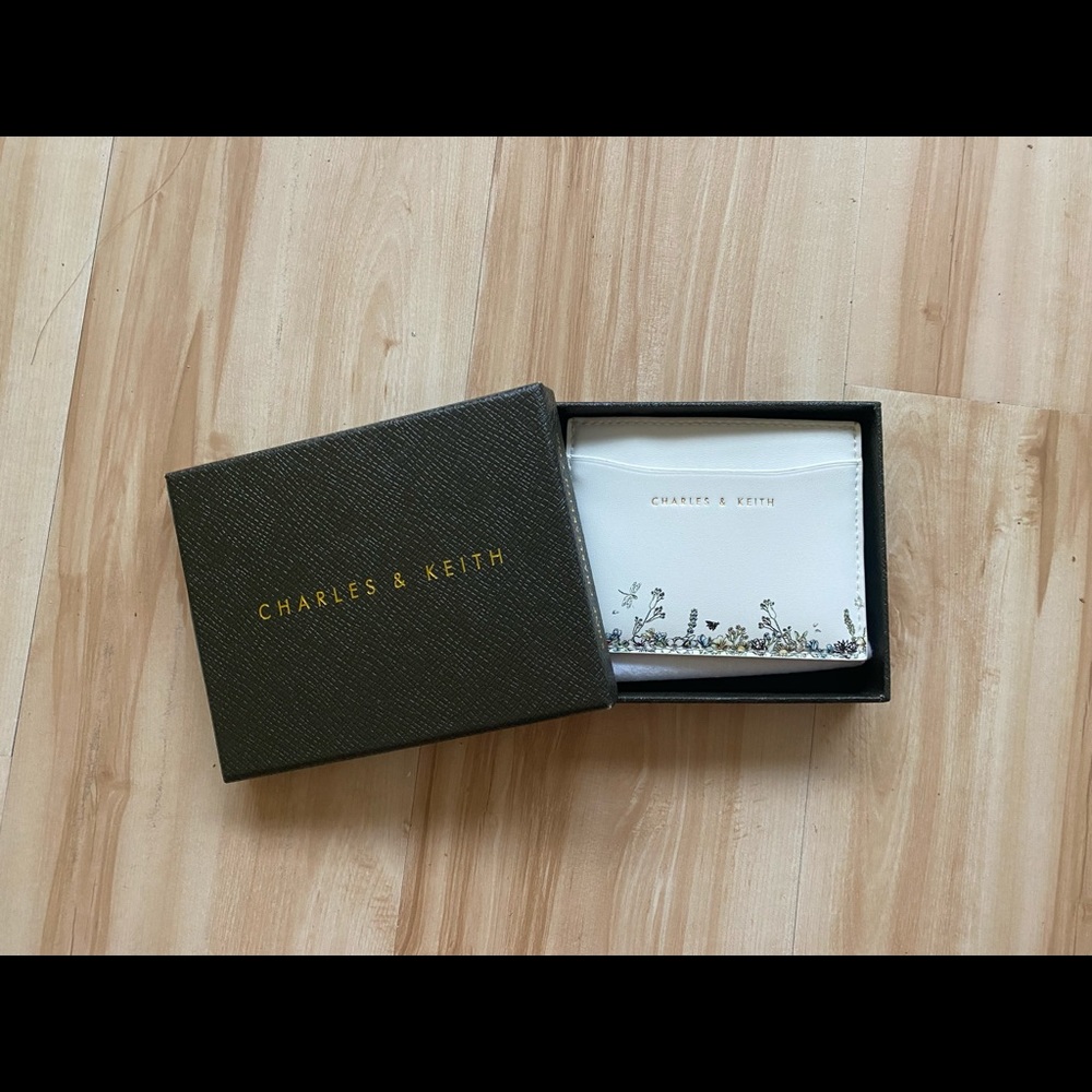Brand new Charles & Keith card holder